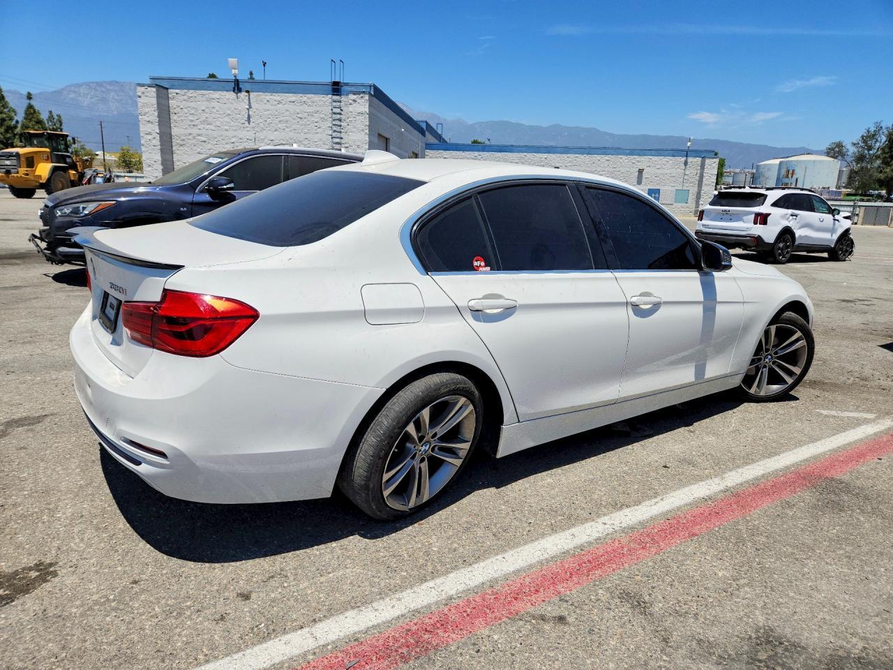 BMW Seria 3 - zdjęcie 3