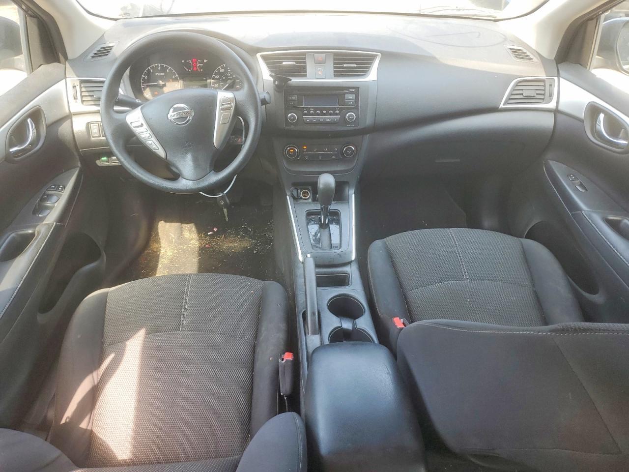 2016 Nissan Sentra S - zdjęcie 8