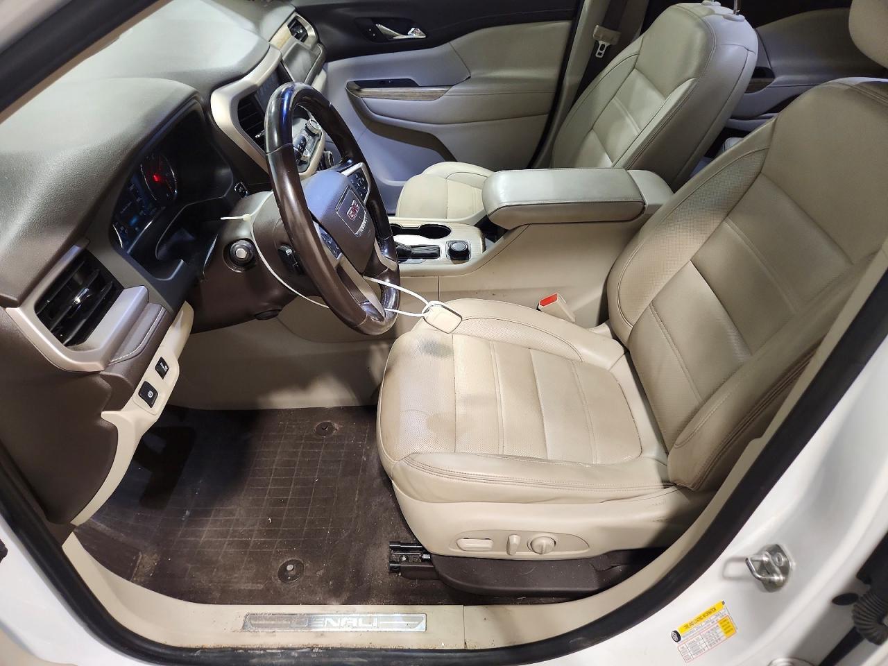 2019 GMC Acadia Denali - zdjęcie 7