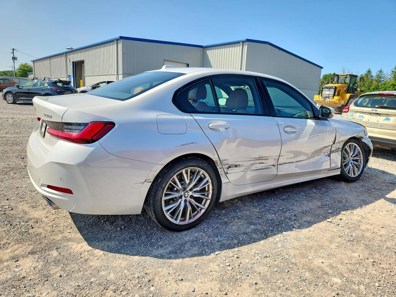 2023 BMW Seria 3 330i - zdjęcie 3