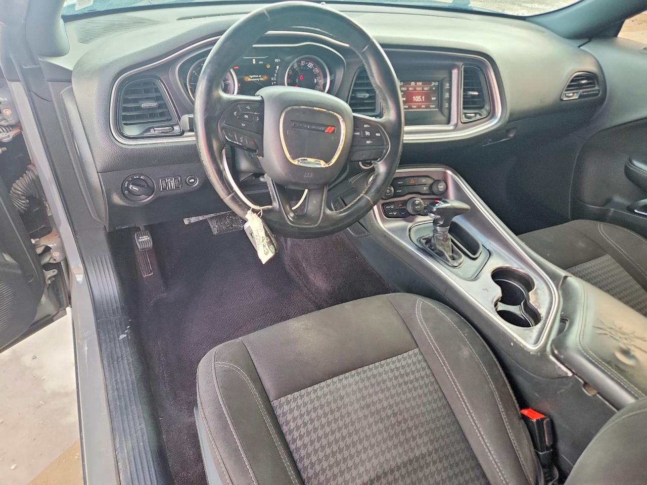 2017 Dodge Challenger Sxt - zdjęcie 8