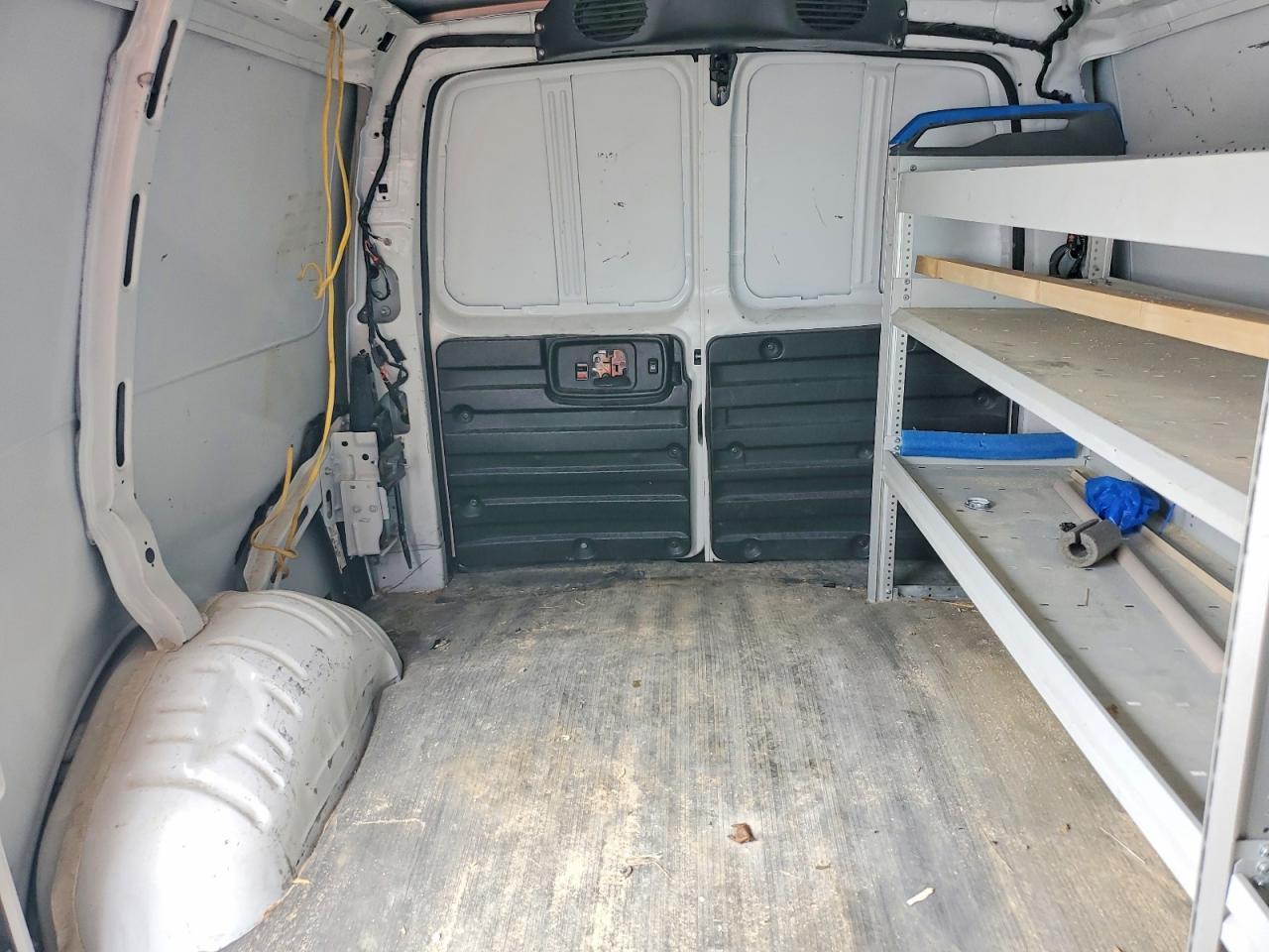 2019 Chevrolet Express G2500 - zdjęcie 10
