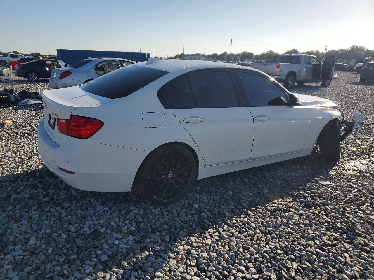 2015 BMW 320 I - zdjęcie 3