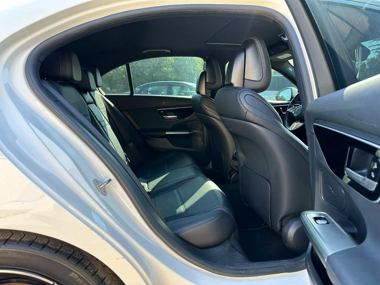 2022 Mercedes-Benz C 300 4Matic - zdjęcie 8