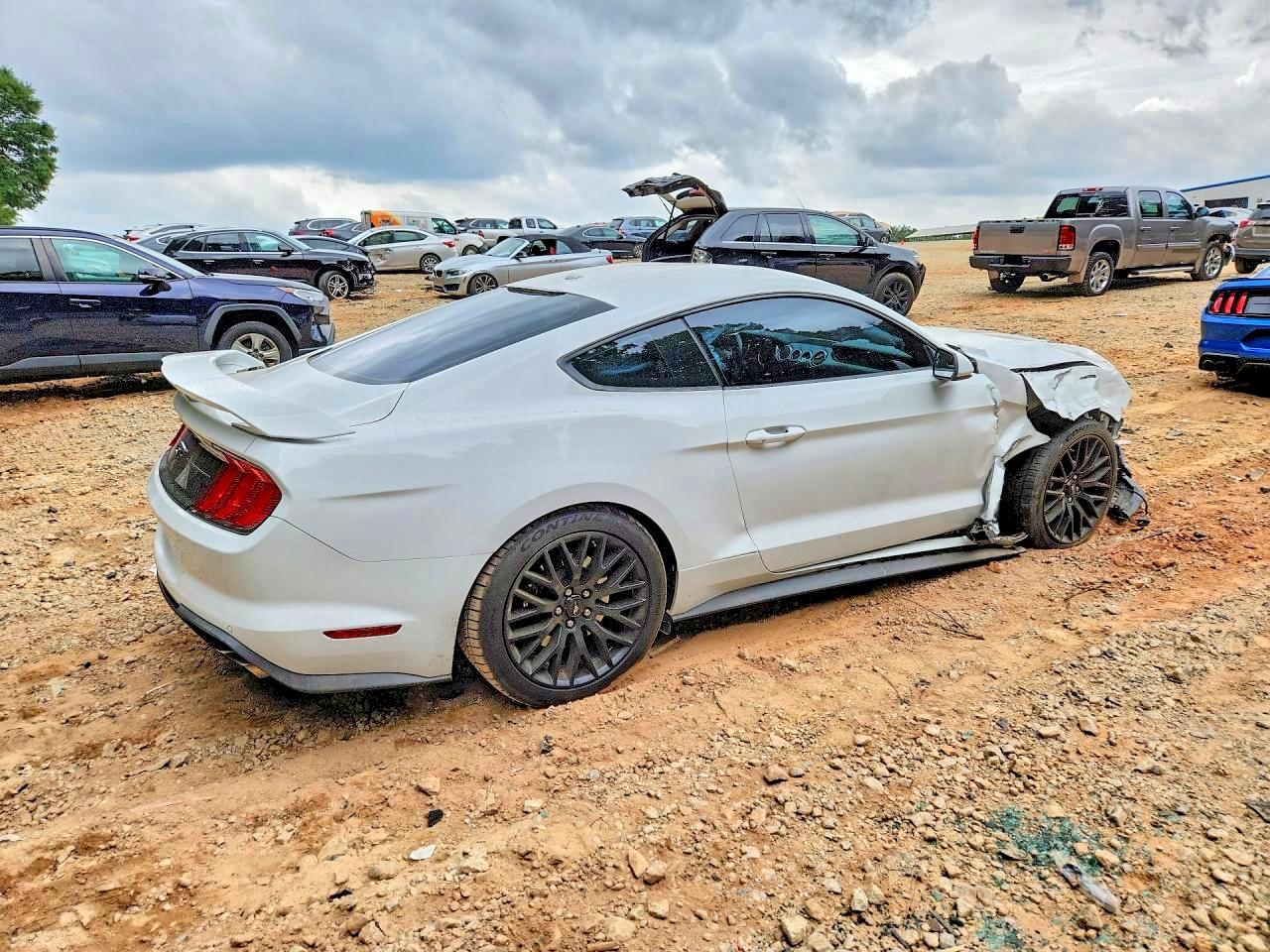 2019 Ford Mustang Gt - zdjęcie 3