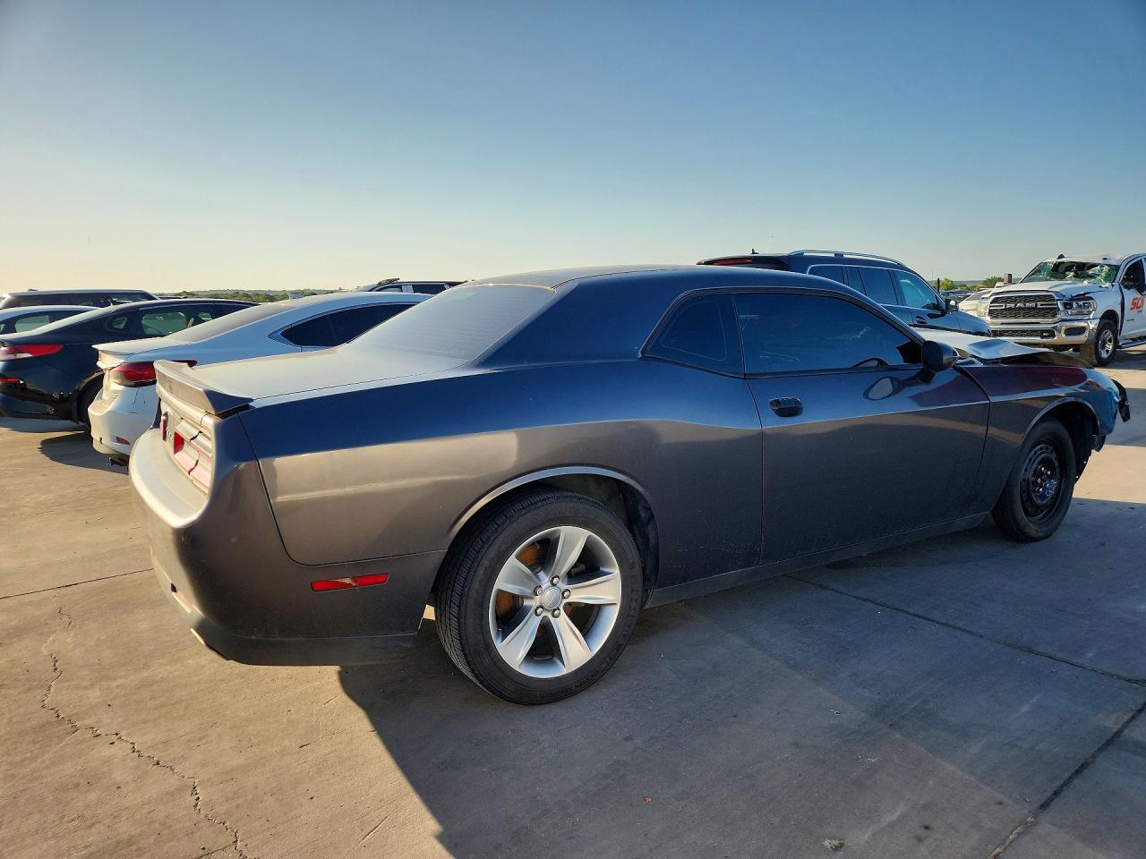 2016 Dodge Challenger Sxt - zdjęcie 3