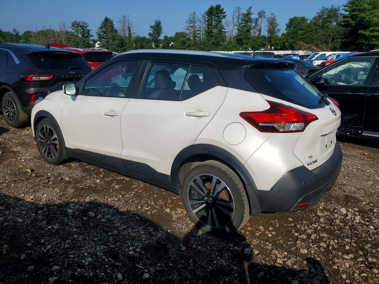2020 Nissan Kicks Sv - zdjęcie 2