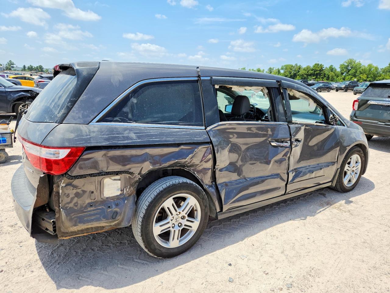 2013 Honda Odyssey Touring - zdjęcie 3