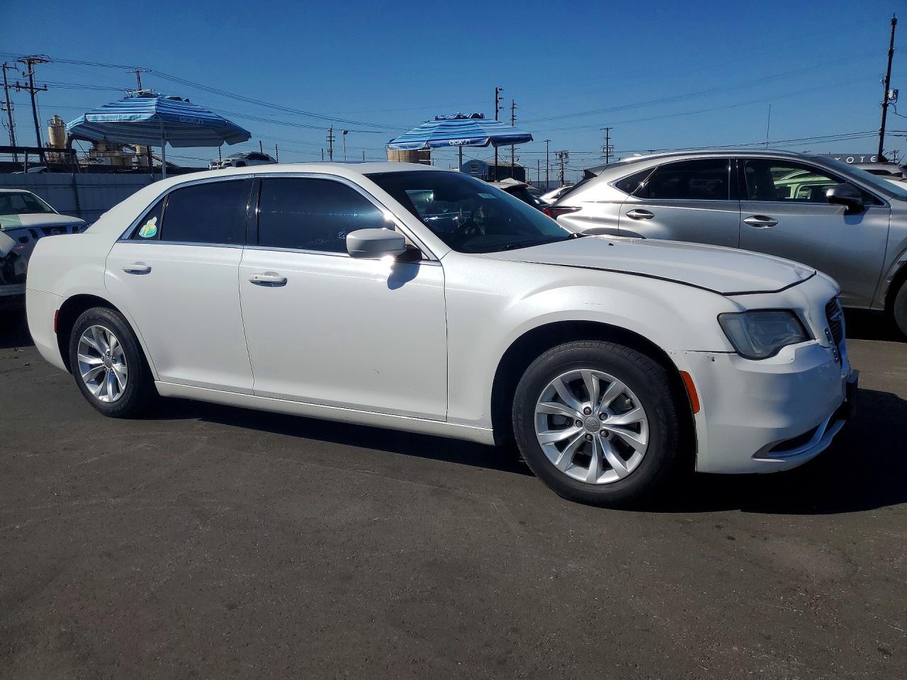 2015 Chrysler 300 Limited - zdjęcie 4