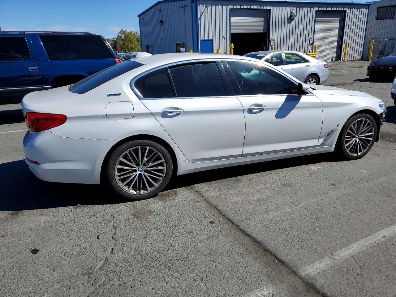 2018 BMW 530E - zdjęcie 3