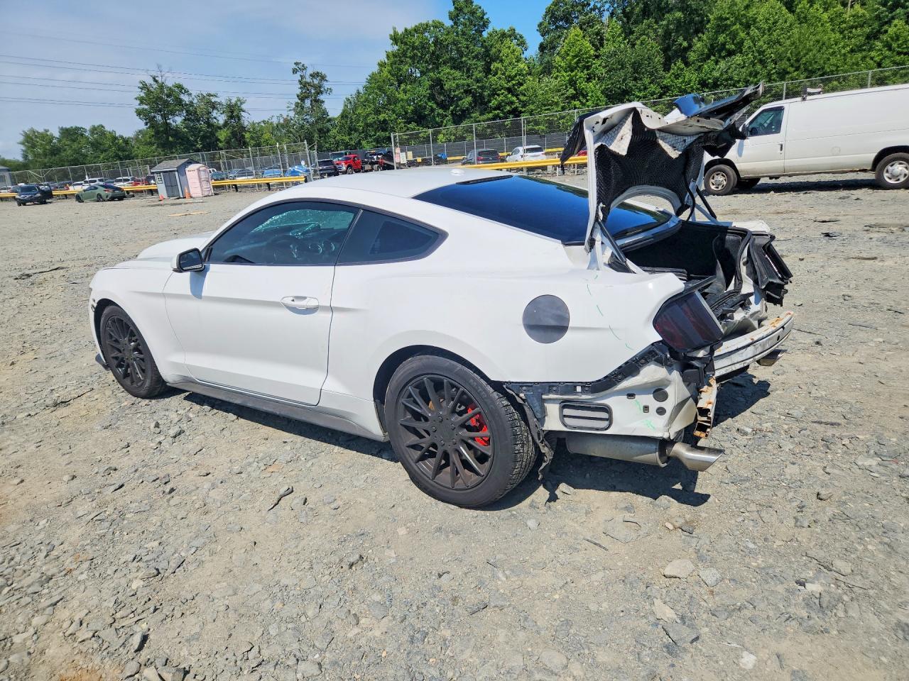 2017 Ford Mustang - zdjęcie 2