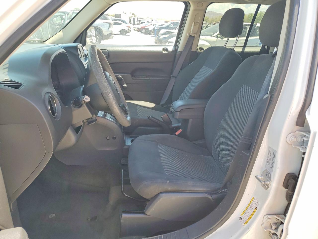 2016 Jeep Patriot Base - zdjęcie 7