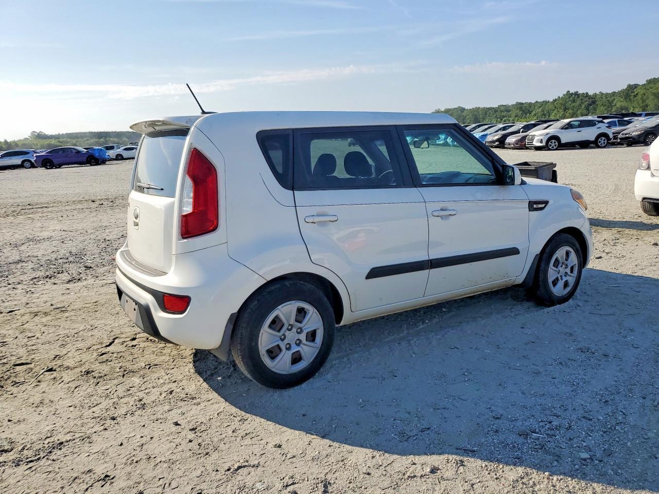 2013 Kia Soul Base - zdjęcie 3