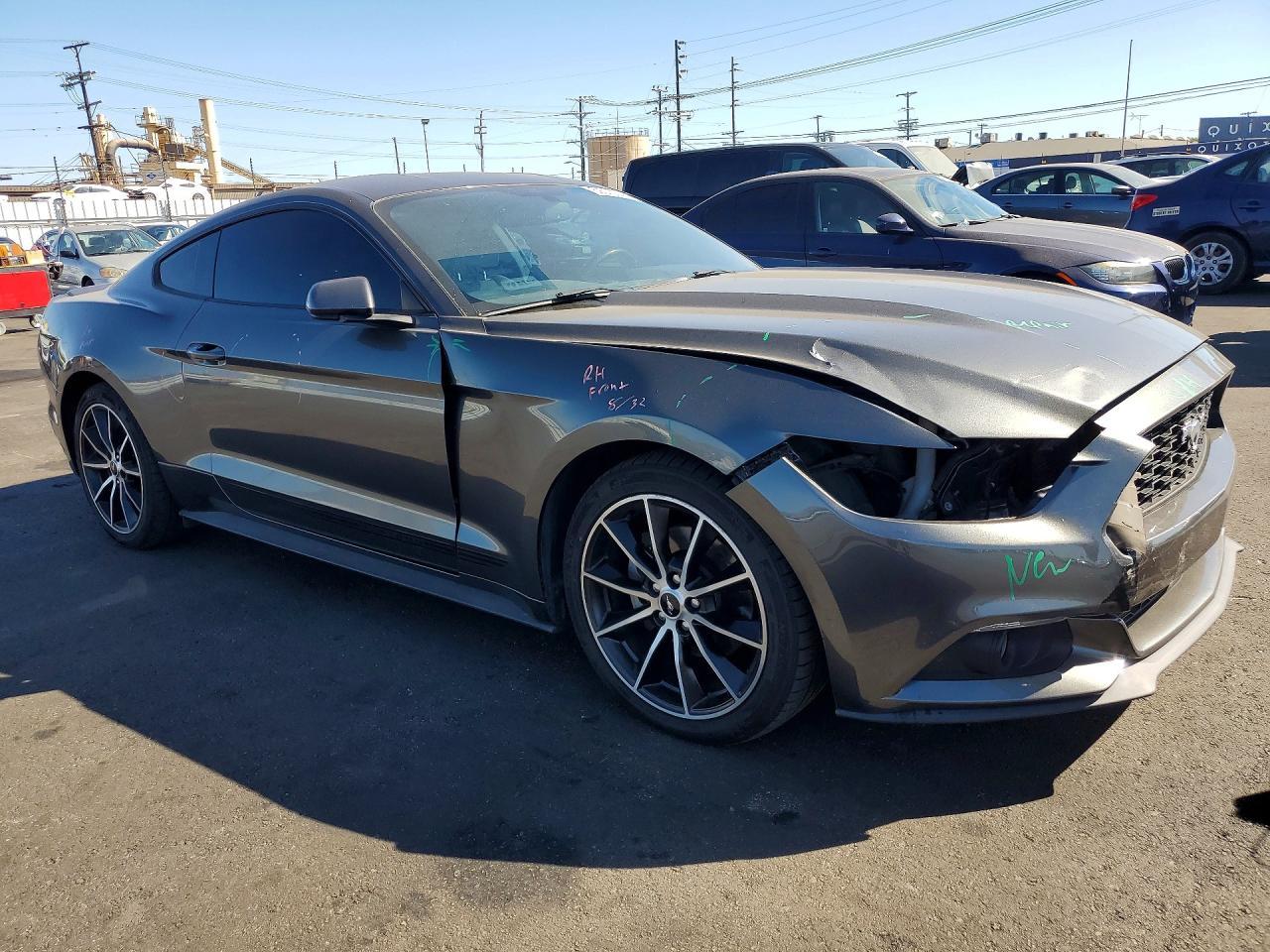 2016 Ford Mustang Base - zdjęcie 4