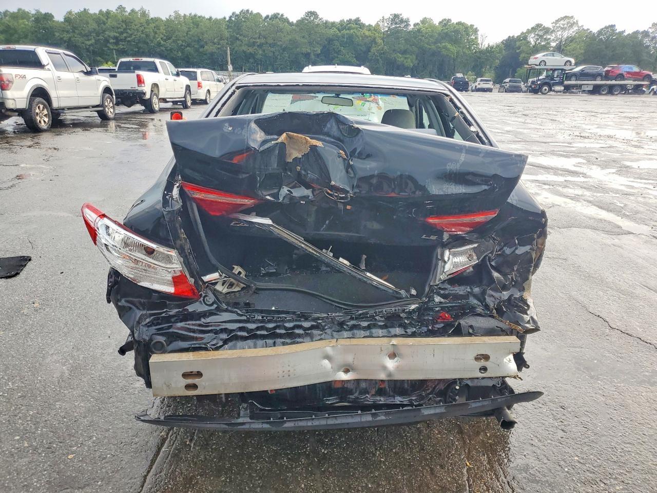 2015 Toyota Camry Le - zdjęcie 6