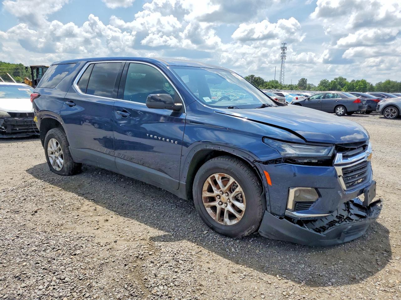 2022 Chevrolet Traverse Ls - zdjęcie 4