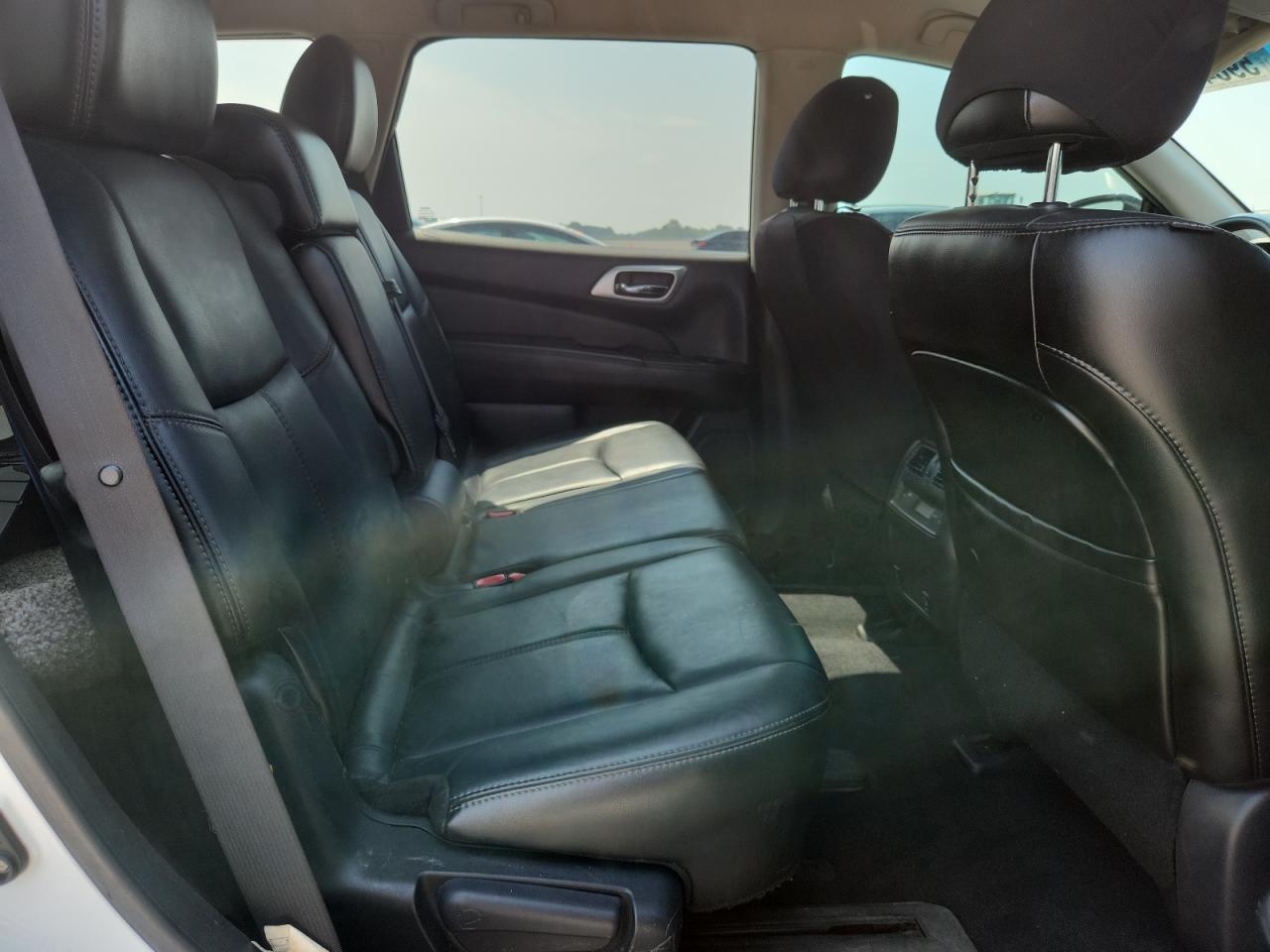 2014 Nissan Pathfinder S - zdjęcie 11