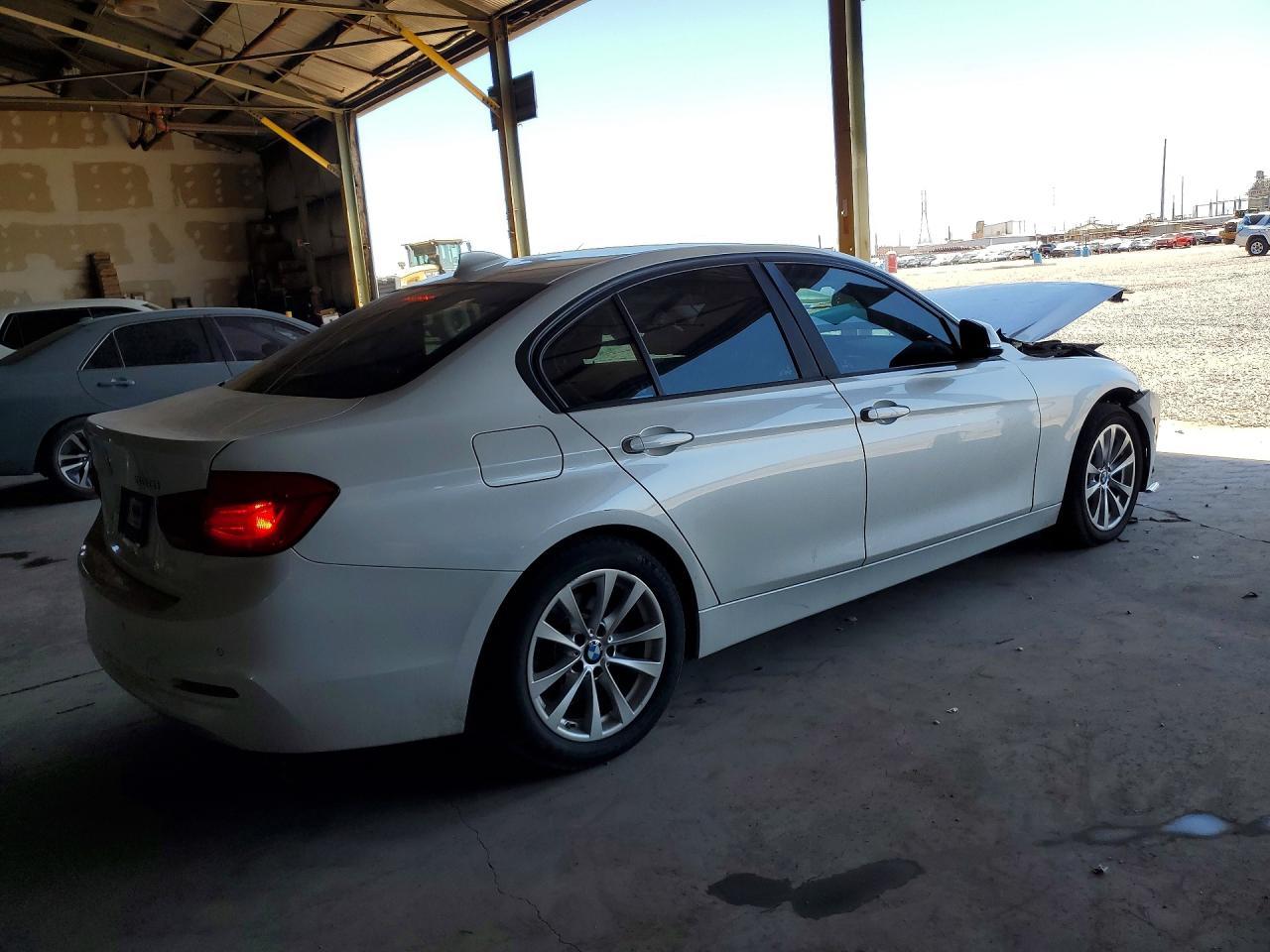 2018 BMW 320 I - zdjęcie 3