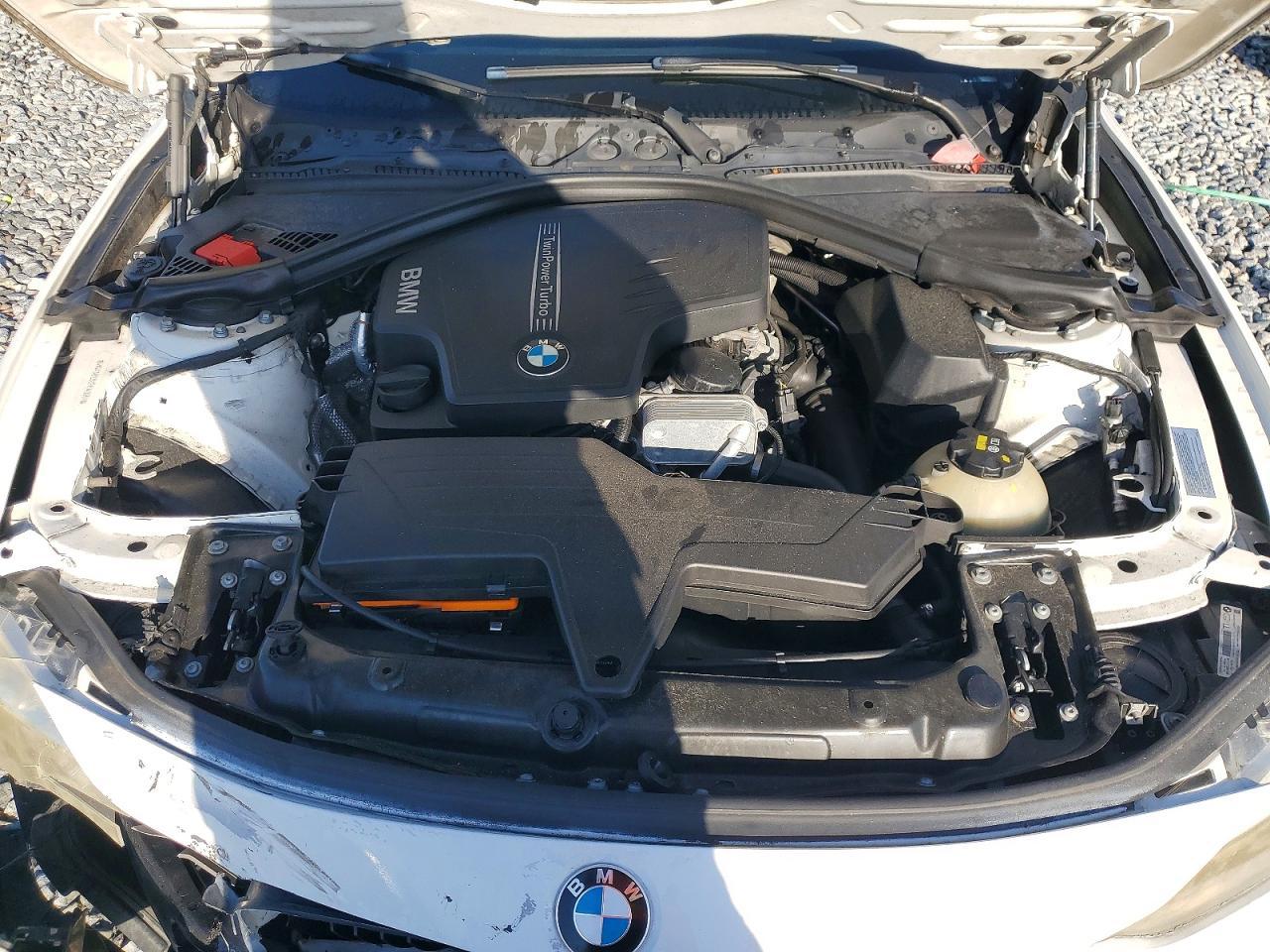 2015 BMW 320 I - zdjęcie 11