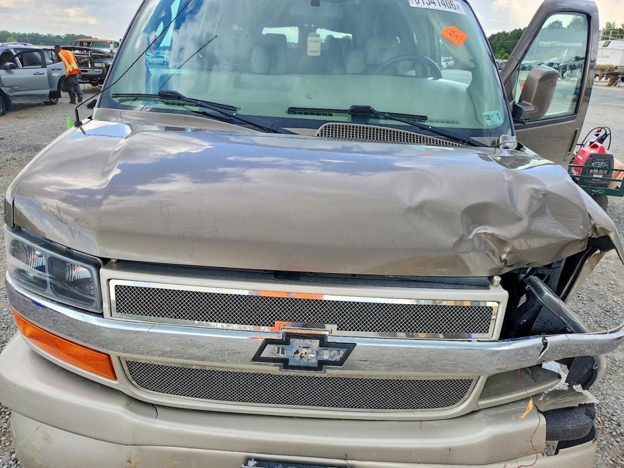 2017 Chevrolet Express G2500 - zdjęcie 12