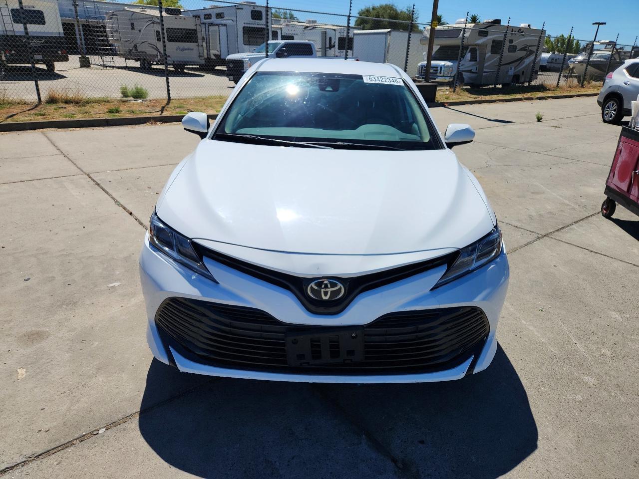 2020 Toyota Camry Le - zdjęcie 5
