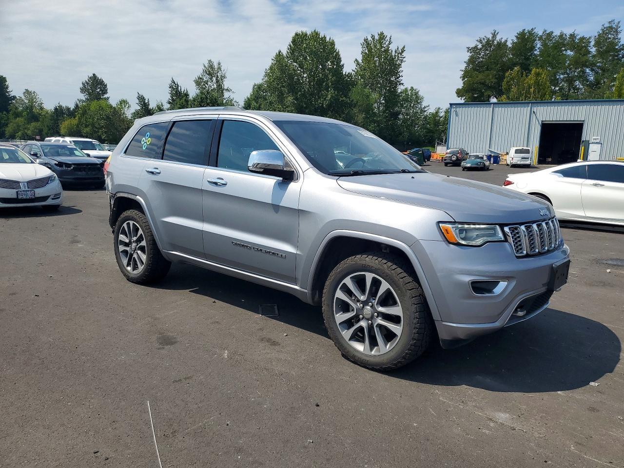 2018 Jeep Grand Cherokee Overland - zdjęcie 4
