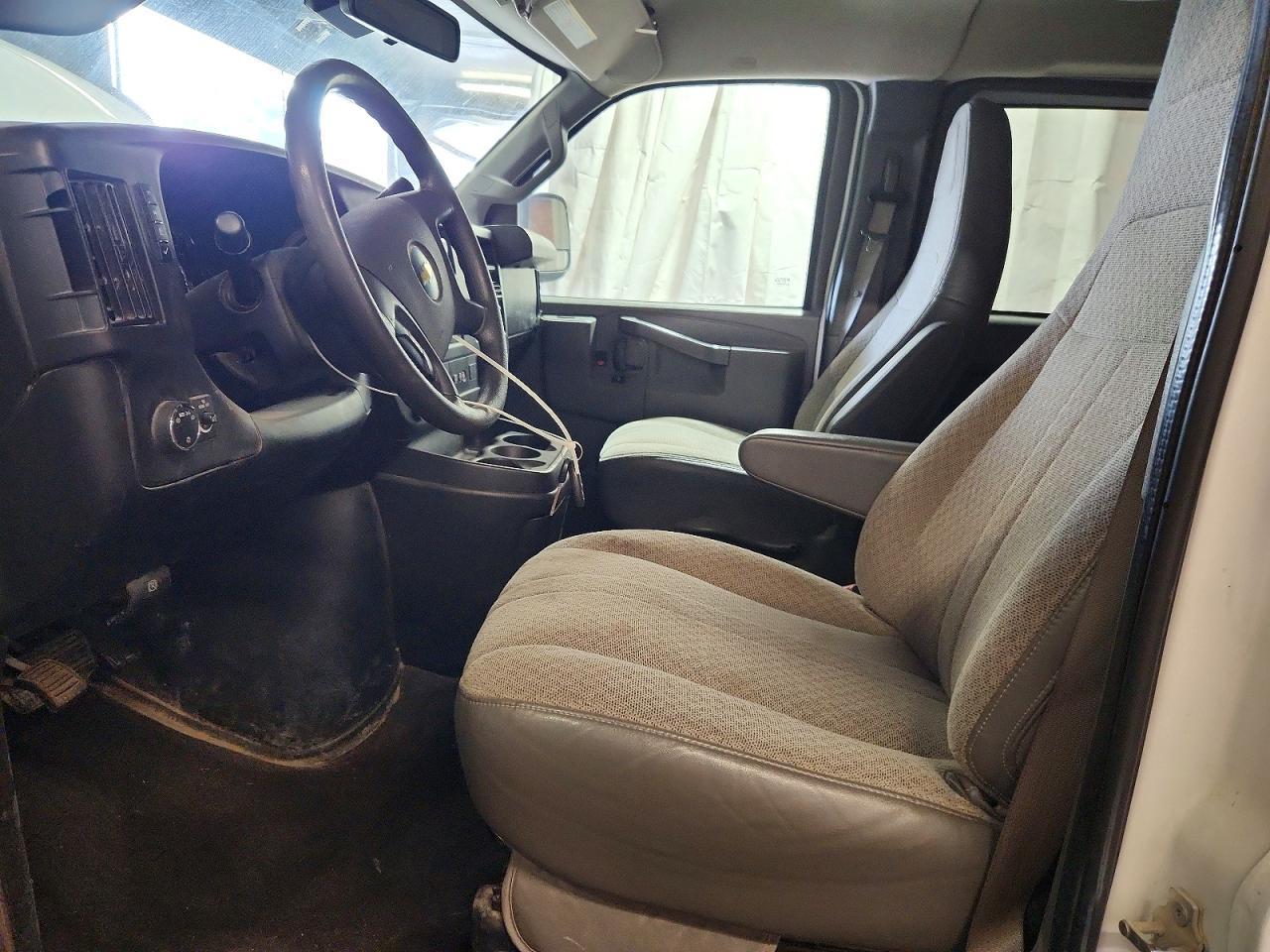 2020 Chevrolet Express G2500 Lt - zdjęcie 7