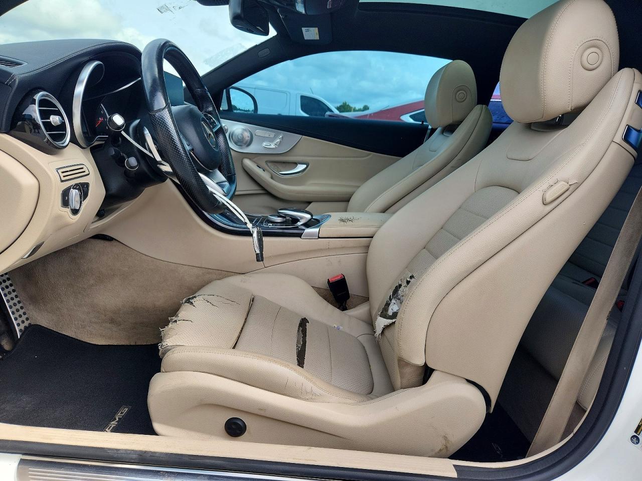 2017 Mercedes-Benz C 300 - zdjęcie 7