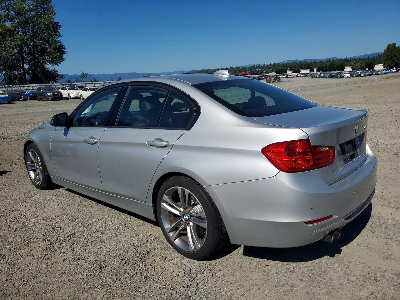 2014 BMW 328 I - zdjęcie 2