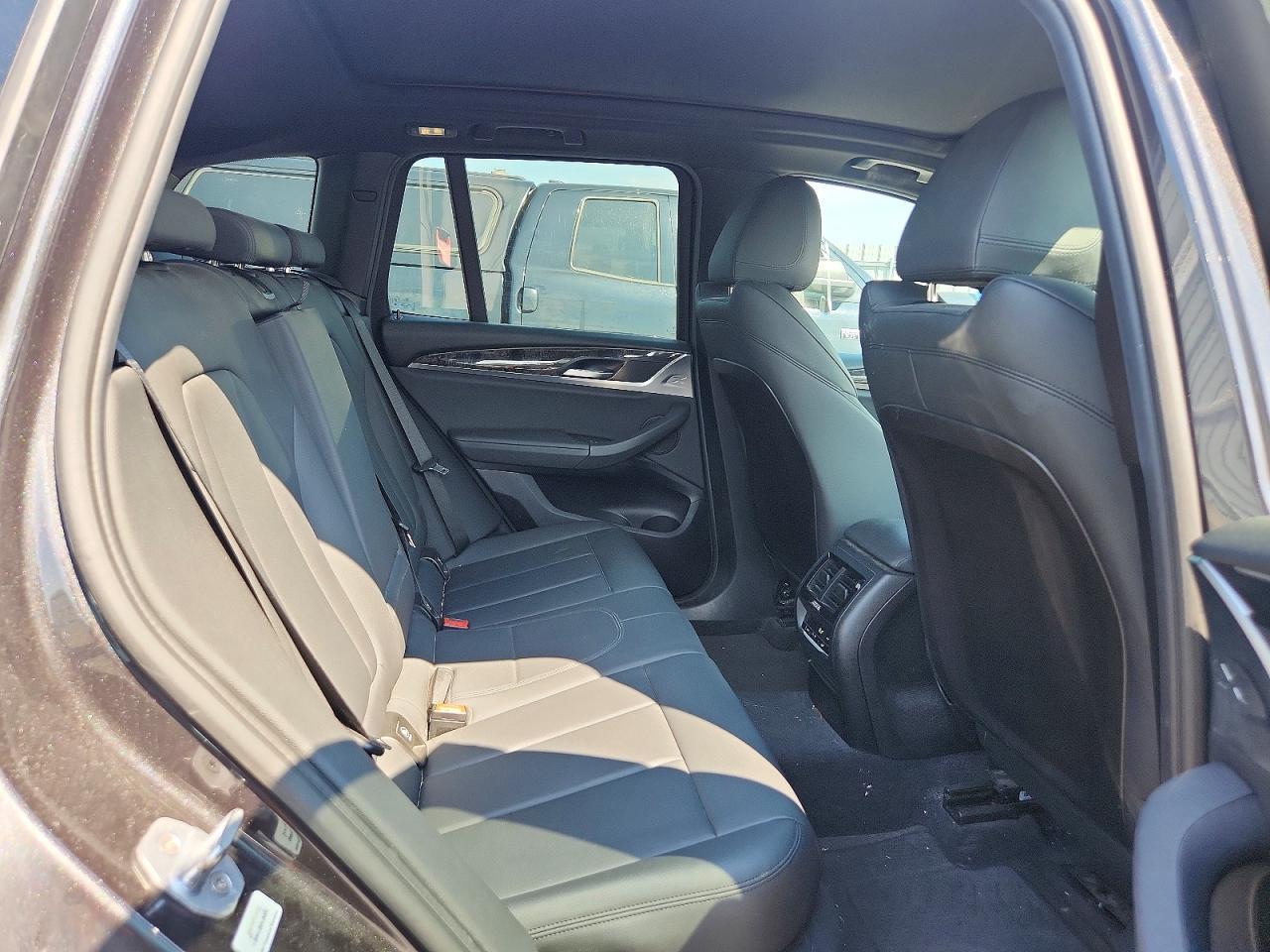 2019 BMW X3 3.0I - zdjęcie 11