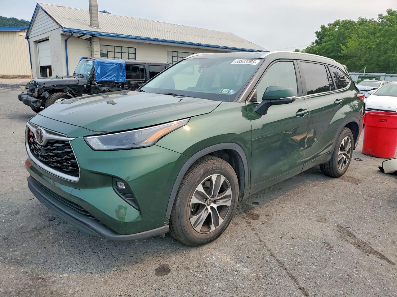 2023 Toyota Highlander Xle - zdjęcie główne