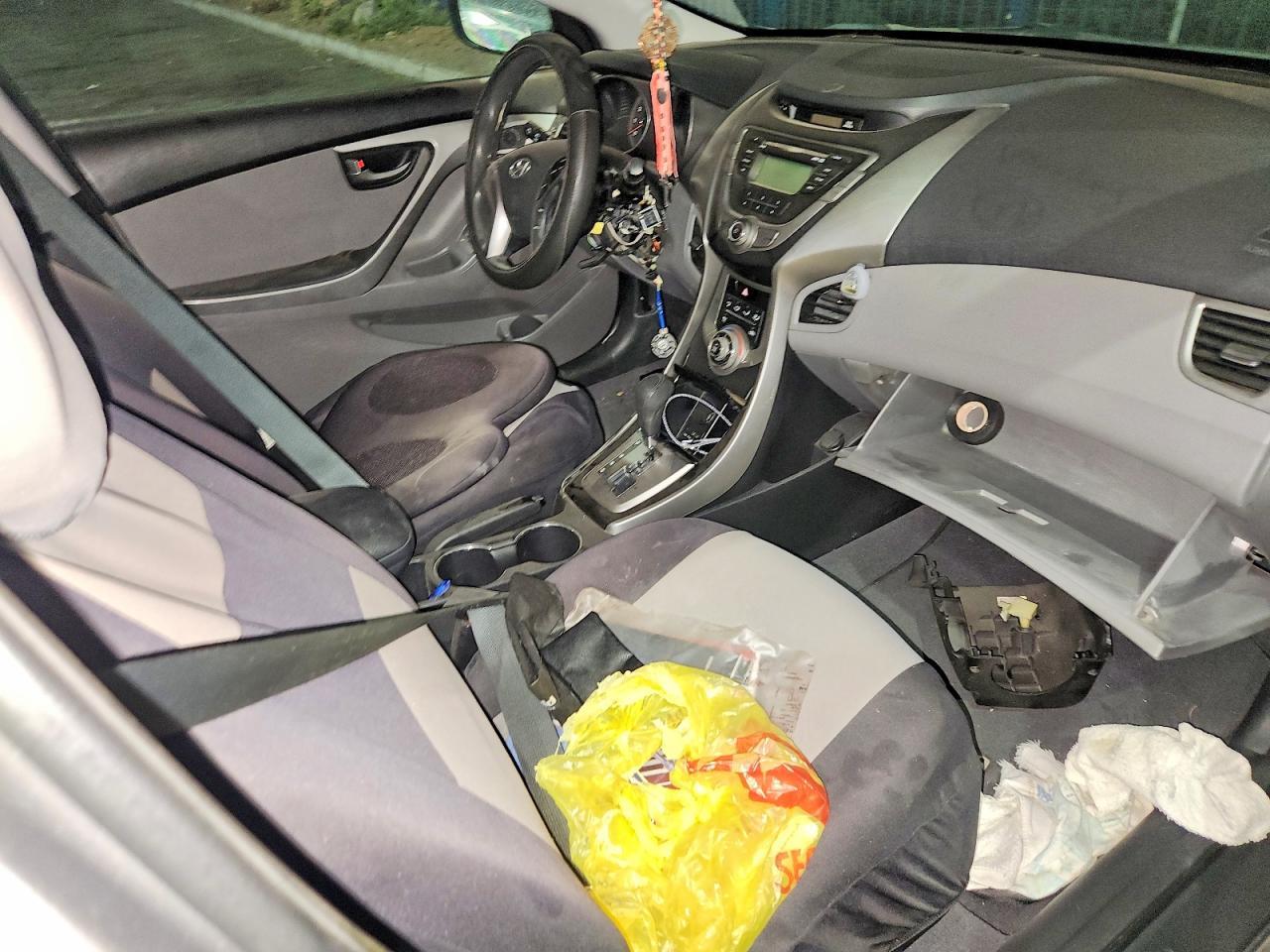 2013 Hyun Elantra Gl - zdjęcie 13