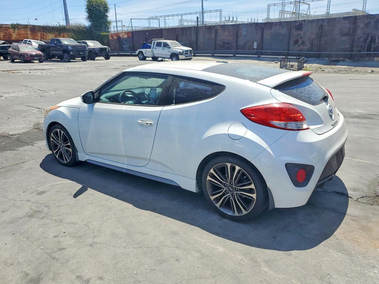 2016 Hyundai Veloster Turbo - zdjęcie 2