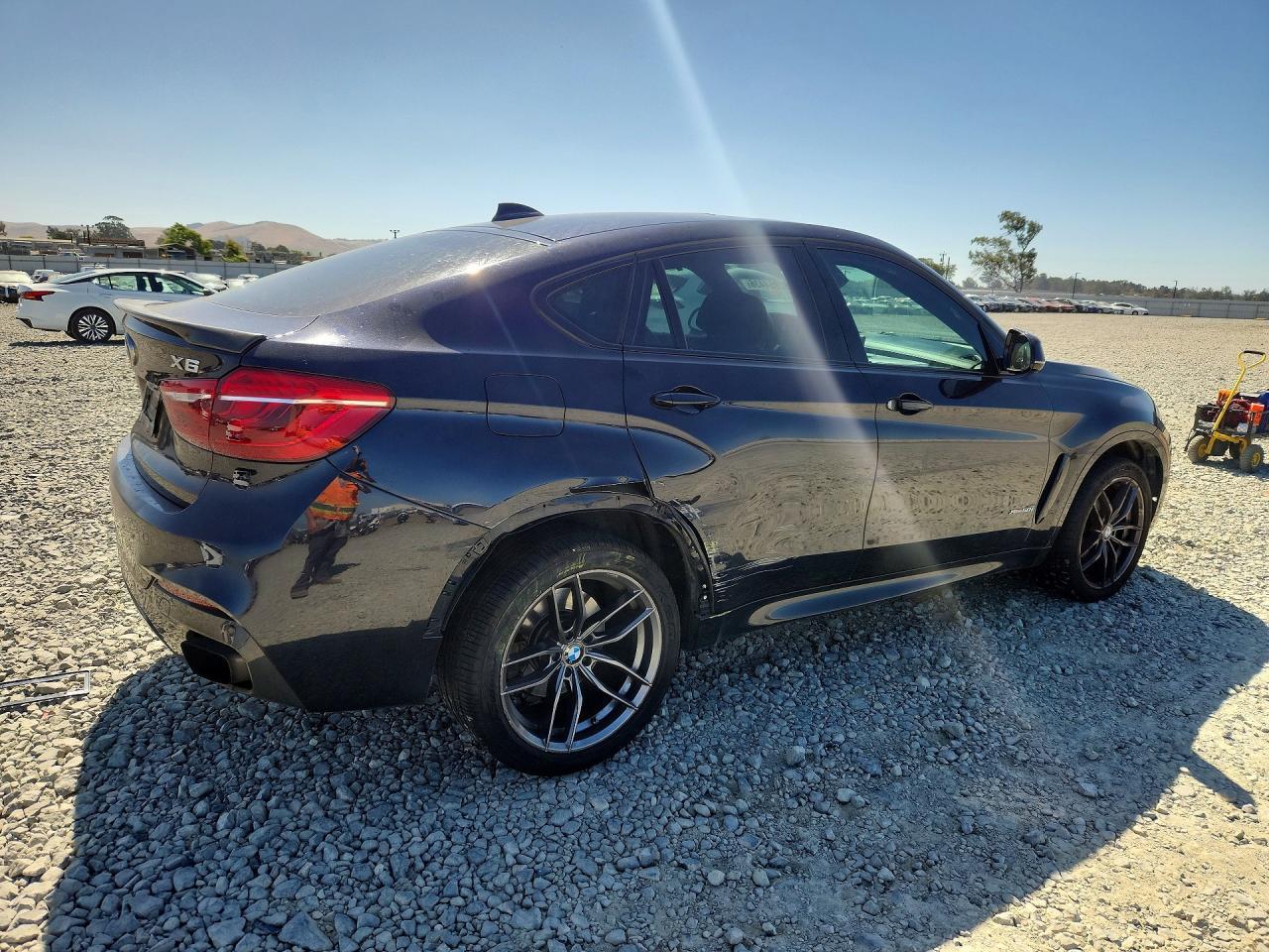 2016 BMW X6 xDrive50I - zdjęcie 3