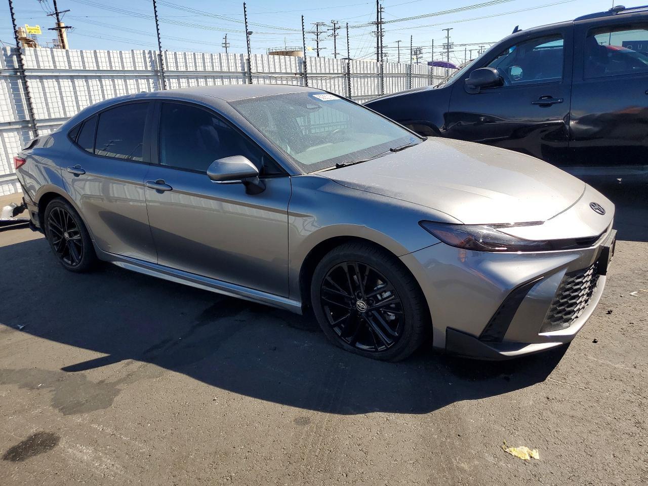 2025 Toyota Camry Se - zdjęcie 4