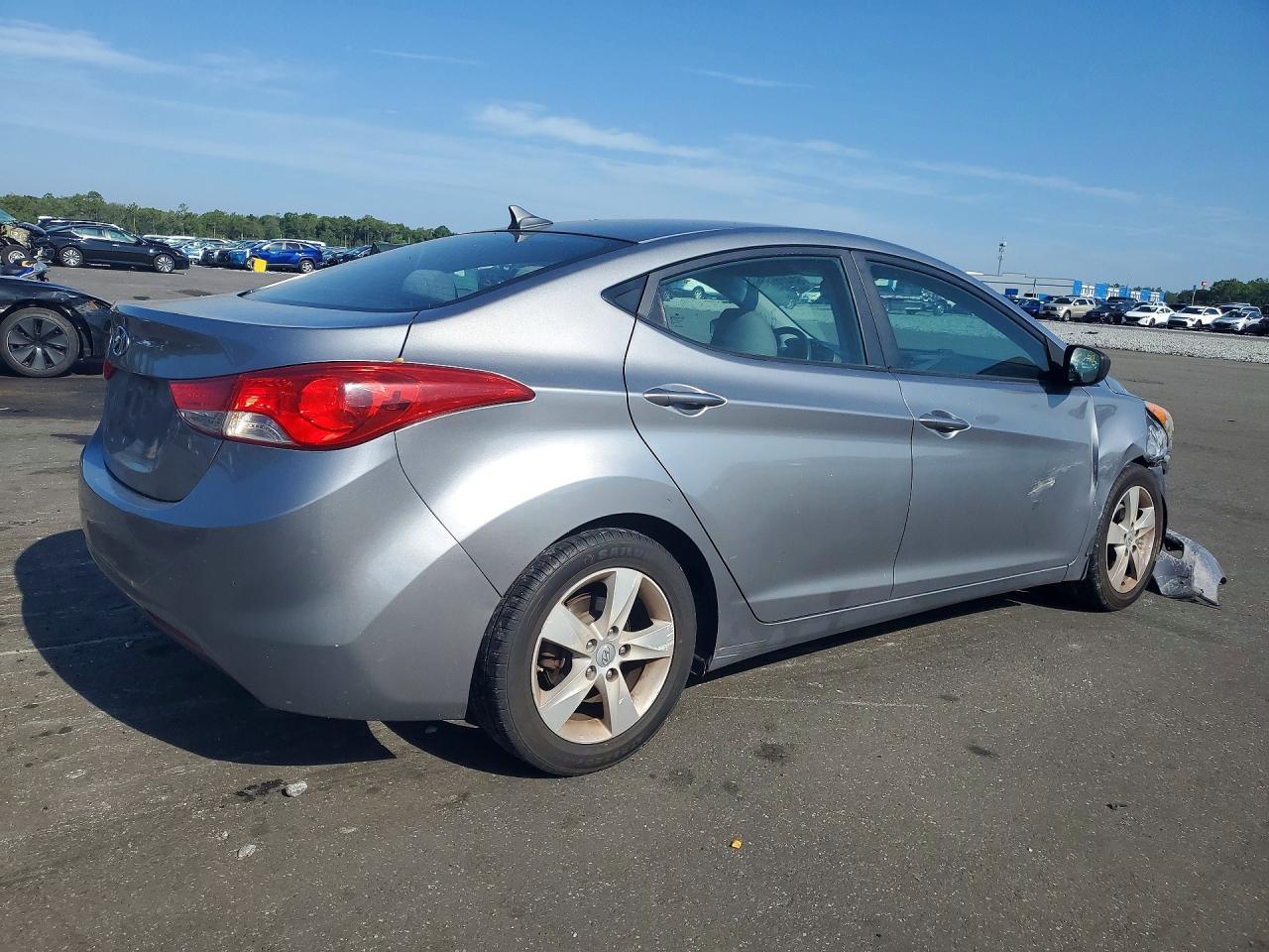 2013 Hyundai Elantra Gls - zdjęcie 3