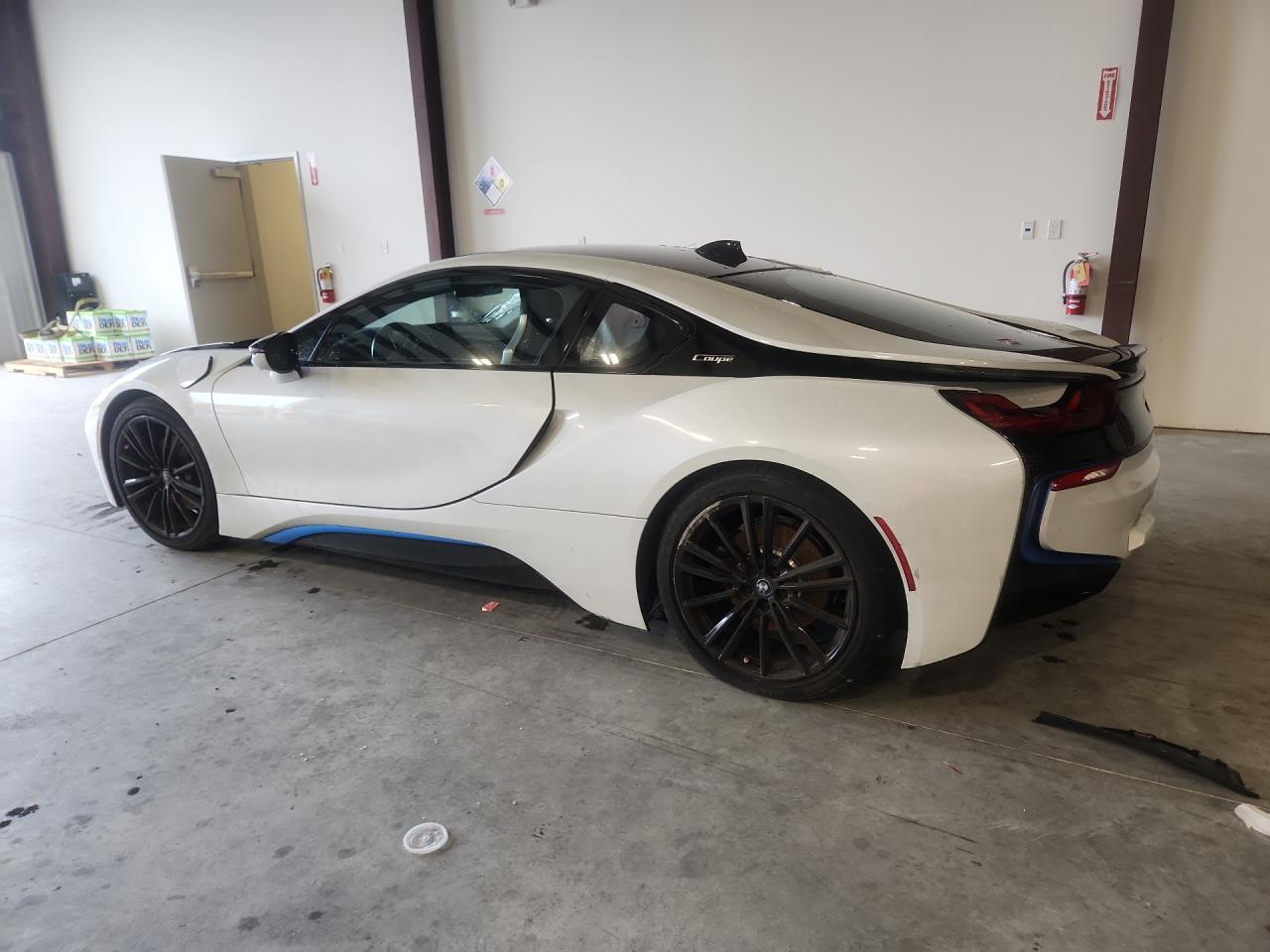 2020 BMW I8 - zdjęcie 2