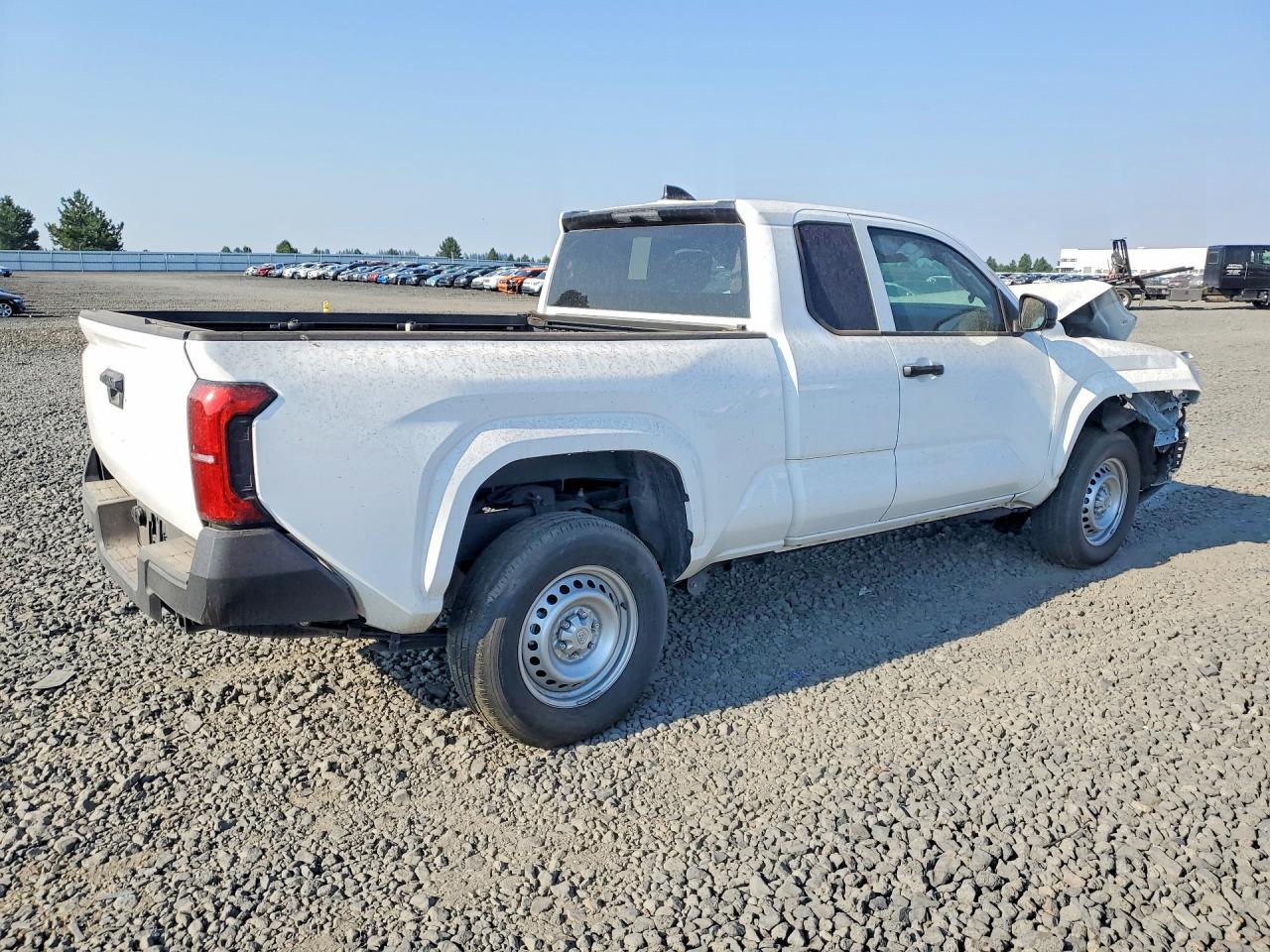 2025 Toyota Tacoma Sr - zdjęcie 3