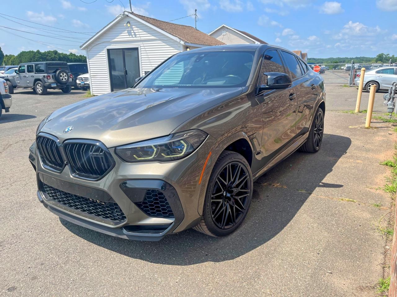 2022 BMW X6 M - zdjęcie główne