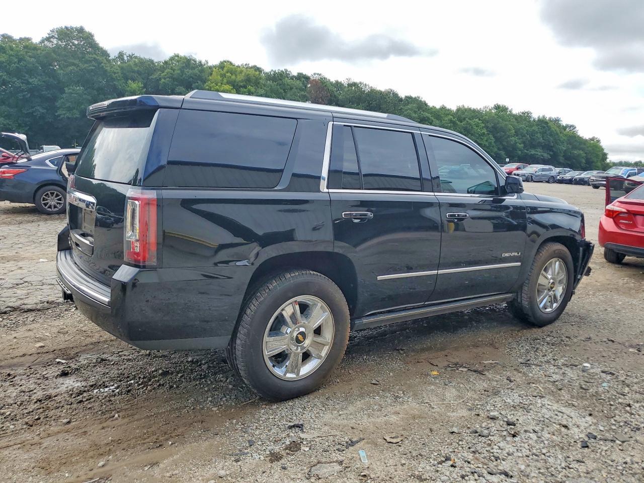 2015 GMC Yukon Denali - zdjęcie 3