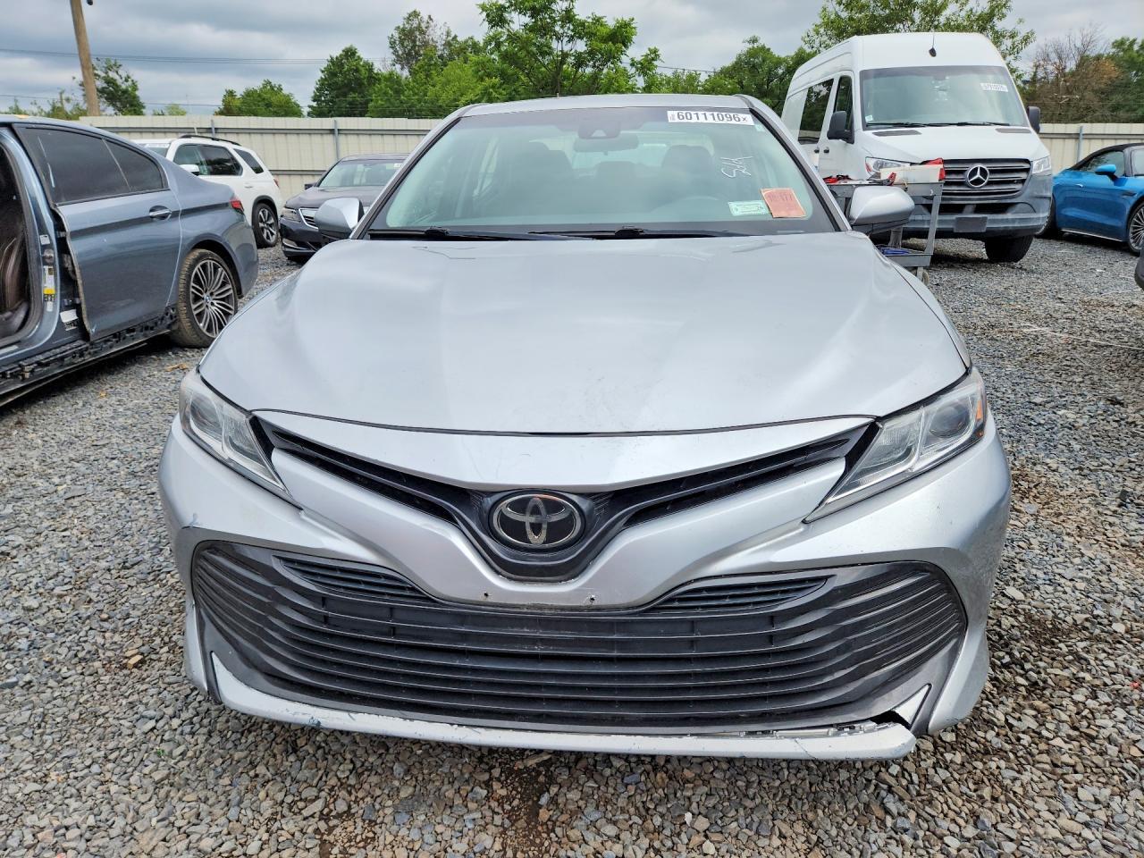 2018 Toyota Camry Le - zdjęcie 5