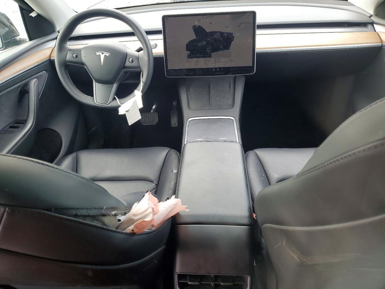 2024 Tesla Model Y - zdjęcie 8