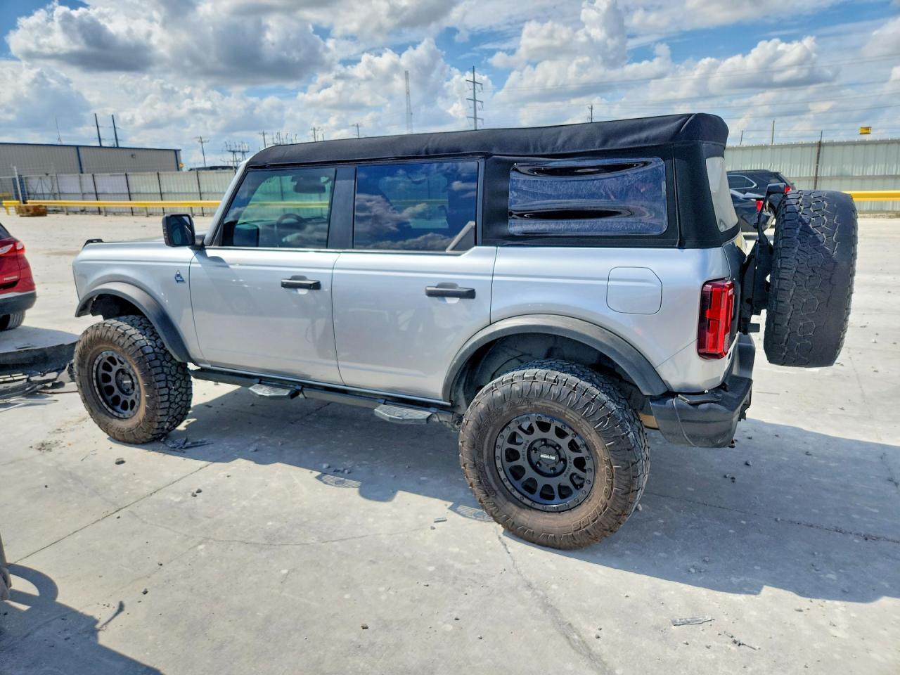 2023 Ford Bronco Black Diamond - zdjęcie 2