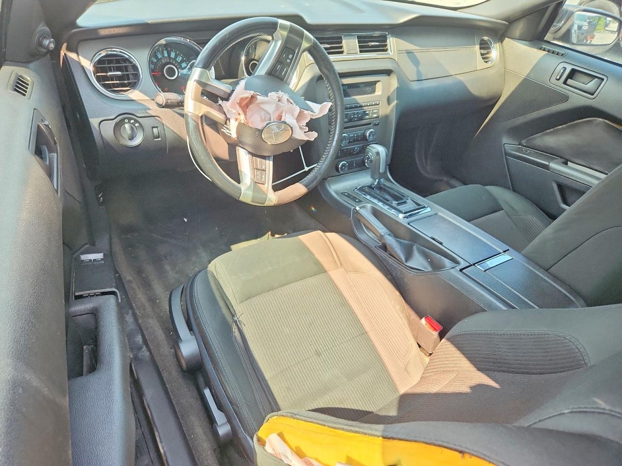 2014 Ford Mustang - zdjęcie 8