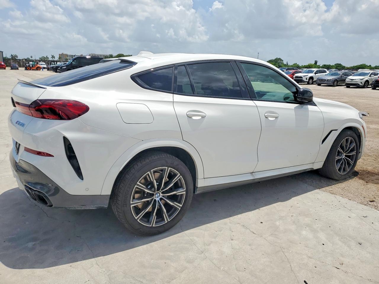 2026 BMW X6 M60I - zdjęcie 3