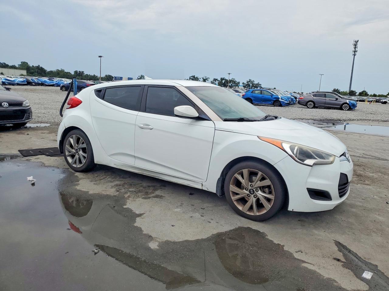 2016 Hyundai Veloster Base - zdjęcie 4