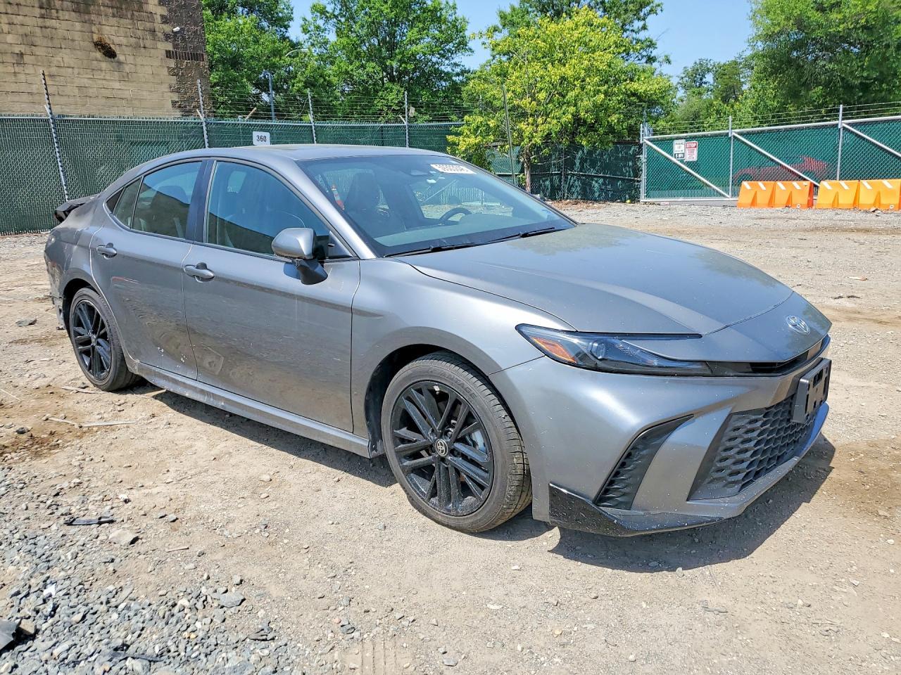 2025 Toyota Camry Se - zdjęcie 4