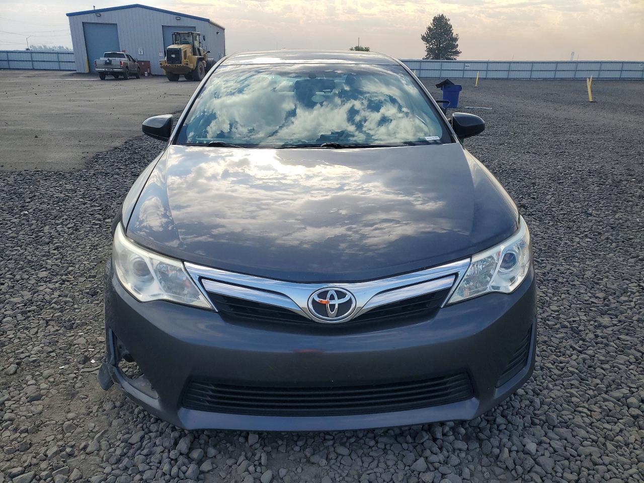 2013 Toyota Camry Le - zdjęcie 5
