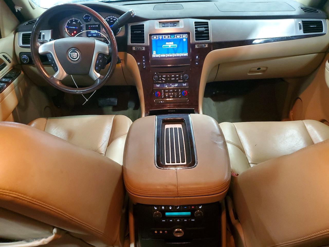 2013 Cadillac Escalade Luxury - zdjęcie 8
