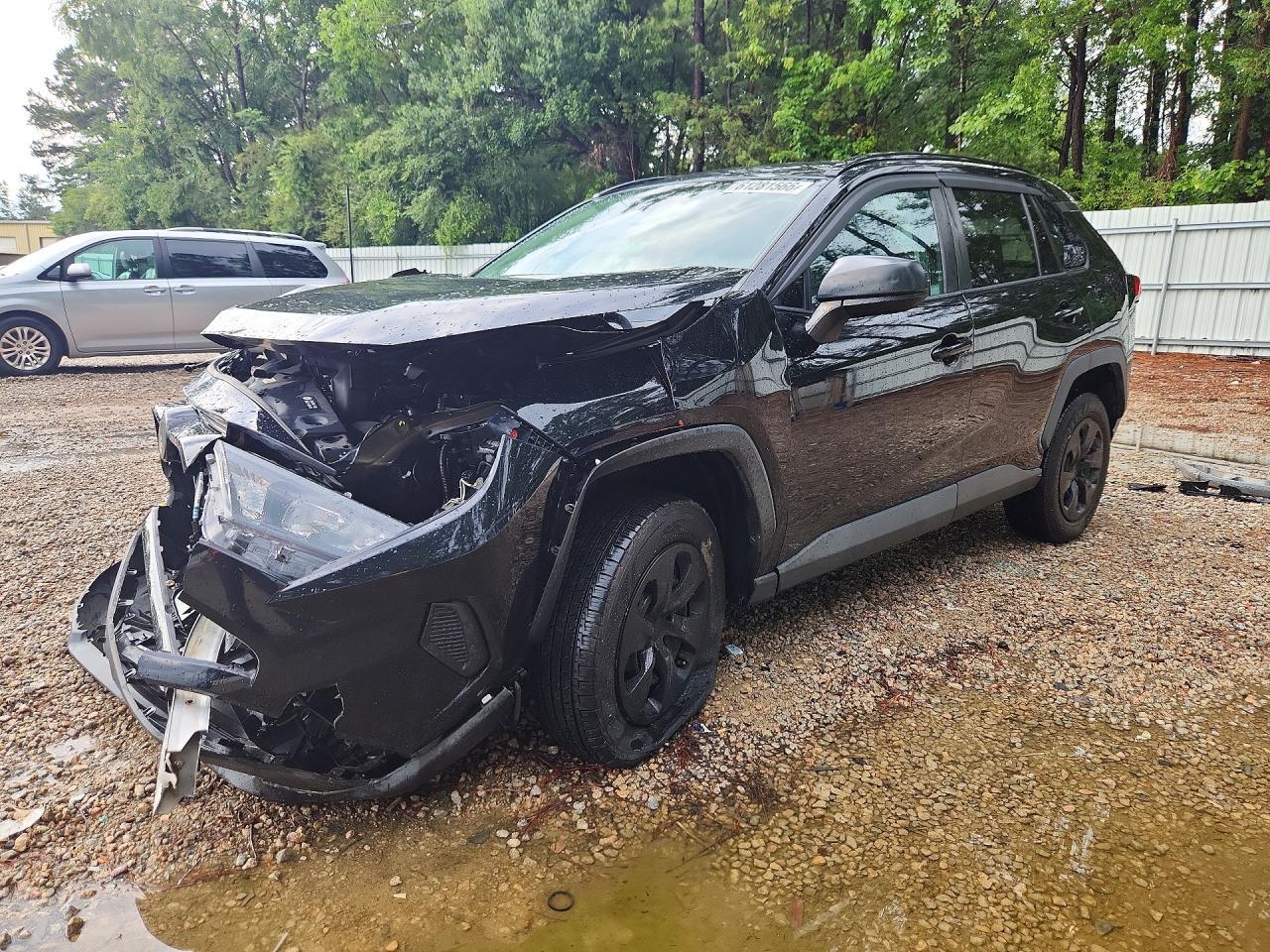 2021 Toyota Rav4 Le - zdjęcie główne